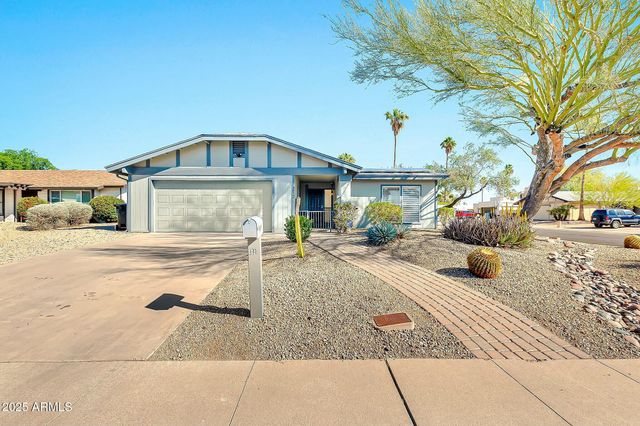 3922 E DAHLIA Drive, Phoenix, AZ 85032