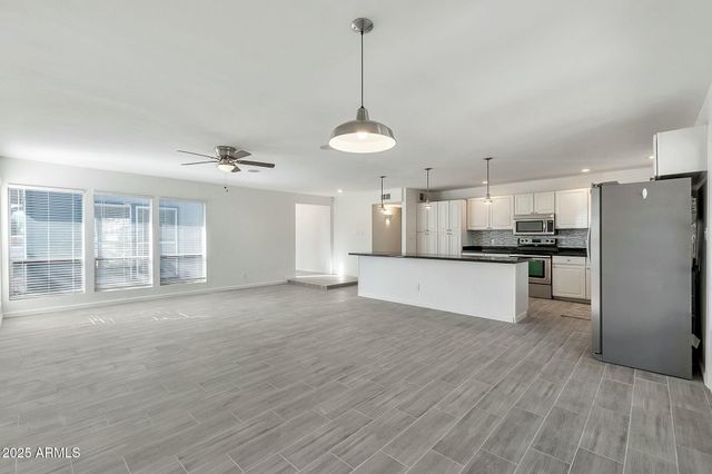 3922 E DAHLIA Drive, Phoenix, AZ 85032