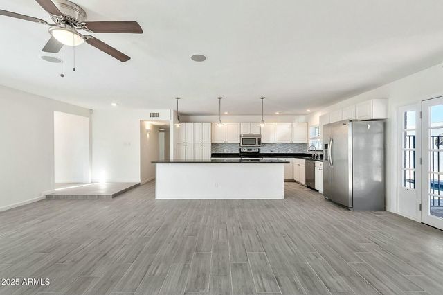 3922 E DAHLIA Drive, Phoenix, AZ 85032