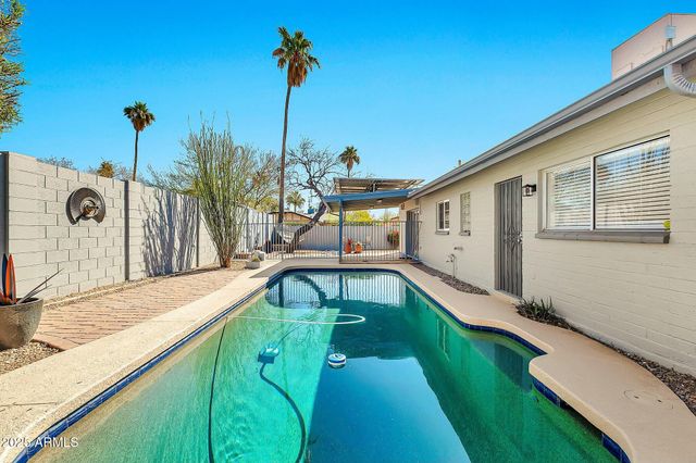 3922 E DAHLIA Drive, Phoenix, AZ 85032