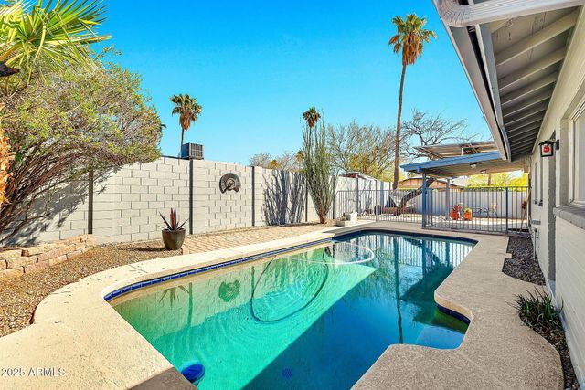 3922 E DAHLIA Drive, Phoenix, AZ 85032