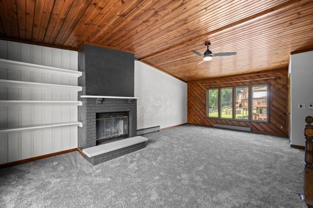 660 Northbrook Drive, Davenport, IA 52806