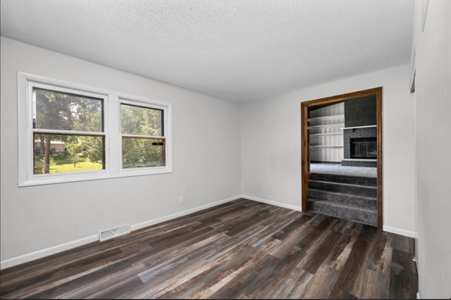 660 Northbrook Drive, Davenport, IA 52806