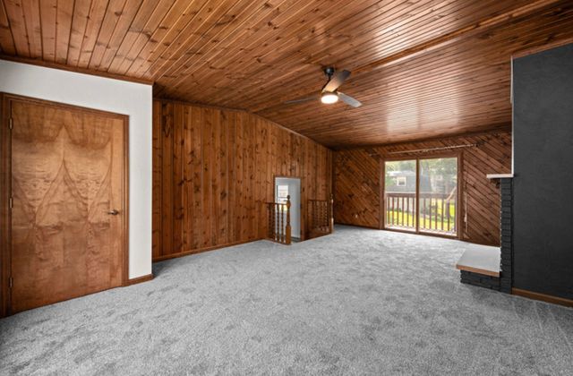 660 Northbrook Drive, Davenport, IA 52806