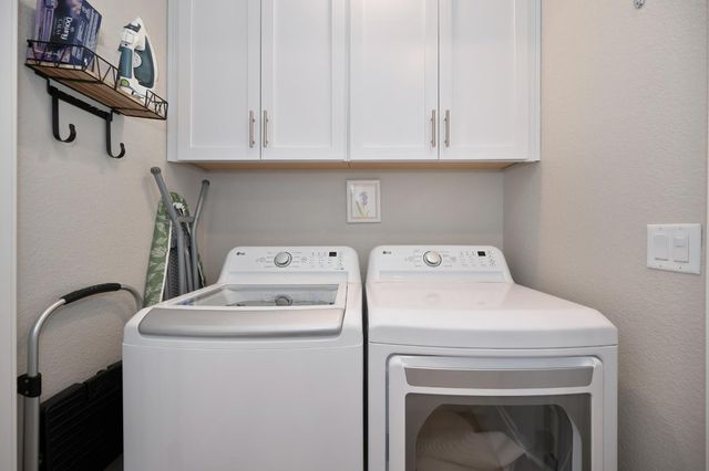 400 Meadow Bloom Ct, Roseville, CA 95747