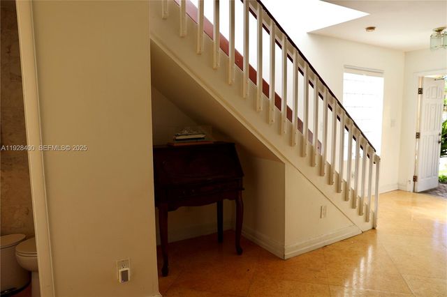 11049 SW 152nd Ct, Miami, FL 33196