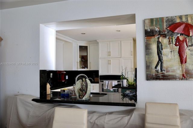 11049 SW 152nd Ct, Miami, FL 33196