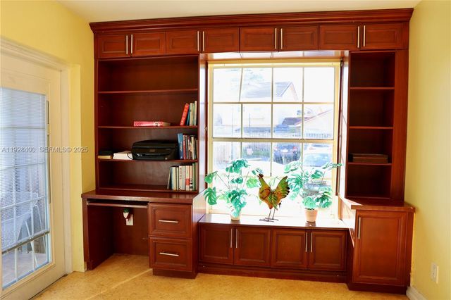 11049 SW 152nd Ct, Miami, FL 33196