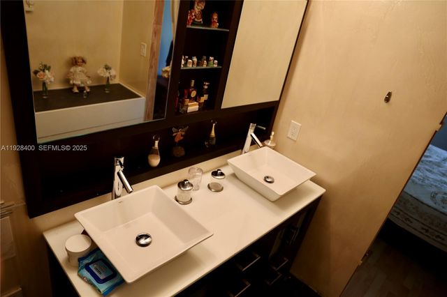 11049 SW 152nd Ct, Miami, FL 33196