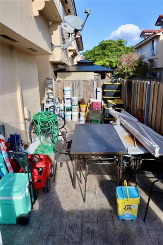 11049 SW 152nd Ct, Miami, FL 33196