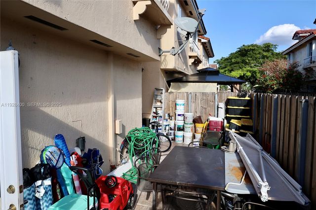 11049 SW 152nd Ct, Miami, FL 33196