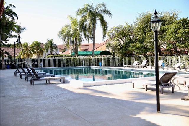 11049 SW 152nd Ct, Miami, FL 33196