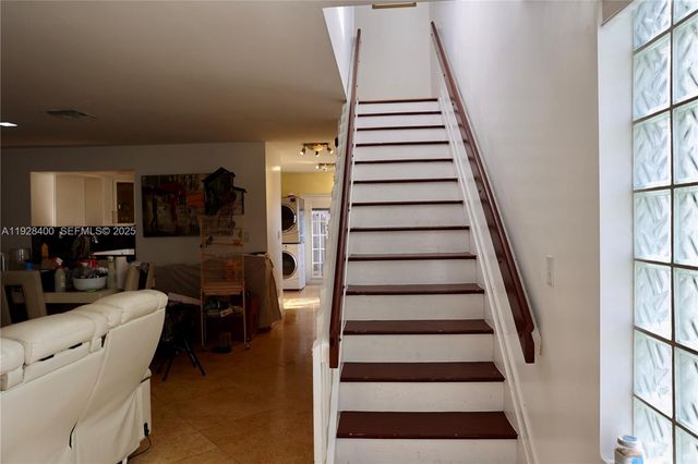 11049 SW 152nd Ct, Miami, FL 33196