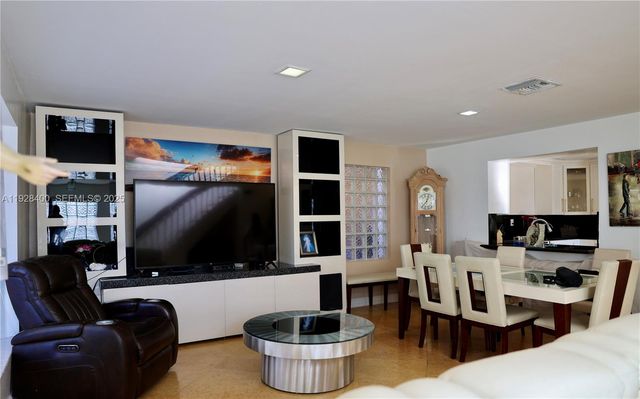 11049 SW 152nd Ct, Miami, FL 33196