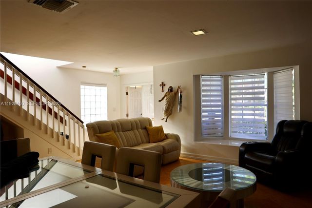 11049 SW 152nd Ct, Miami, FL 33196