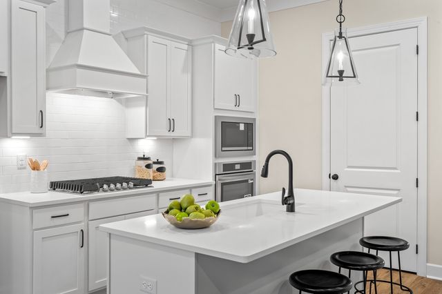 460 Buckwood Avenue, W, Thompsons Station, TN 37179