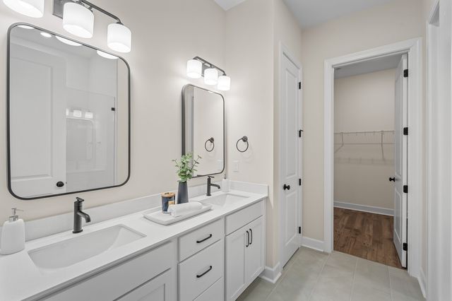 460 Buckwood Avenue, W, Thompsons Station, TN 37179