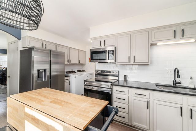 1734 Ferris Road, Columbus, OH 43224