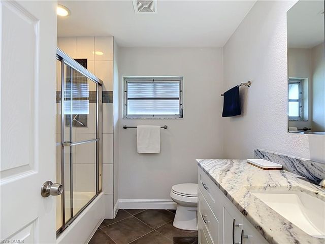 928 52nd ST, Cape Coral, FL 33914