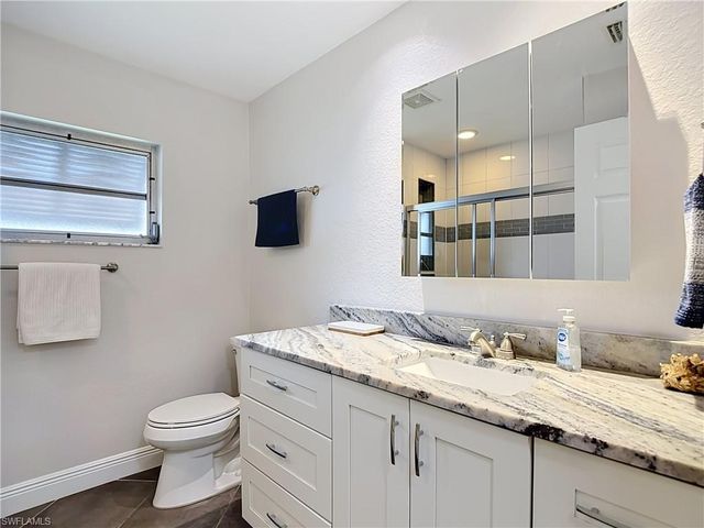 928 52nd ST, Cape Coral, FL 33914