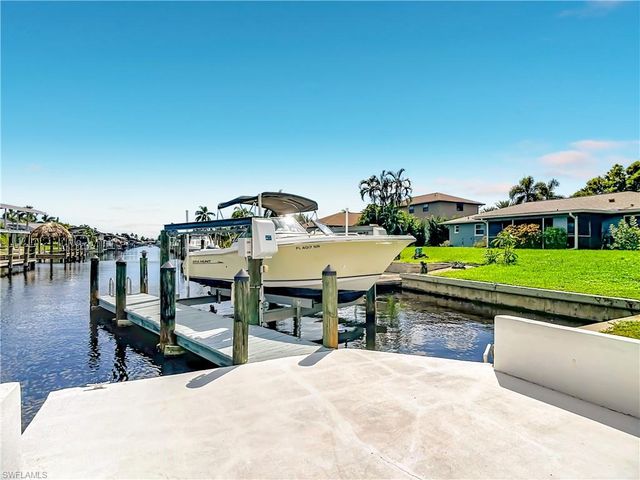 928 52nd ST, Cape Coral, FL 33914