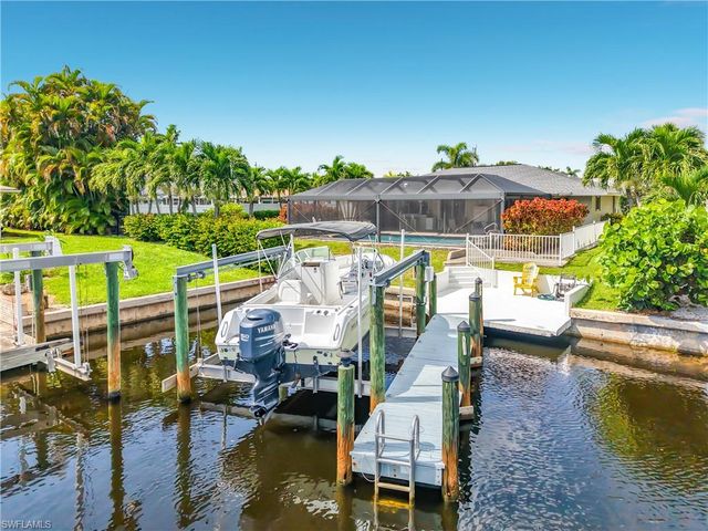 928 52nd ST, Cape Coral, FL 33914