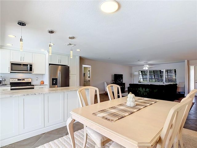 928 52nd ST, Cape Coral, FL 33914