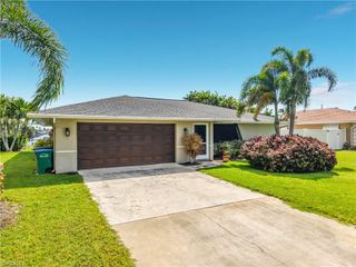928 52nd ST, Cape Coral, FL 33914