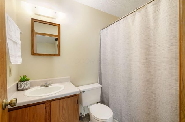 8041 Lakeloop Drive, Westerville, OH 43081