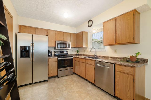 8041 Lakeloop Drive, Westerville, OH 43081