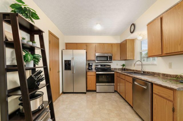 8041 Lakeloop Drive, Westerville, OH 43081