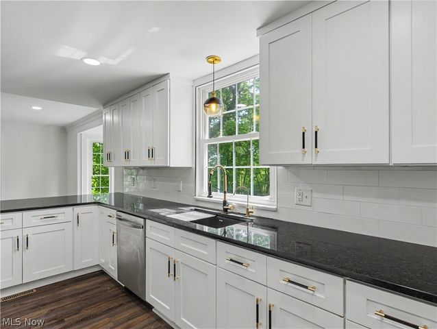 3246 Stimson Road, Barberton, OH 44203