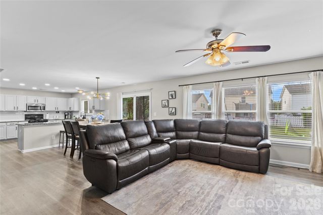 10510 Hawick Court, Charlotte, NC 28278