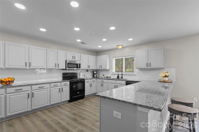 10510 Hawick Court, Charlotte, NC 28278