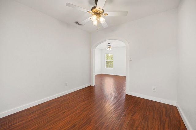 7 Latham Street, Houston, TX 77011