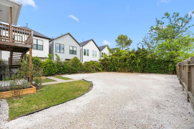 7 Latham Street, Houston, TX 77011