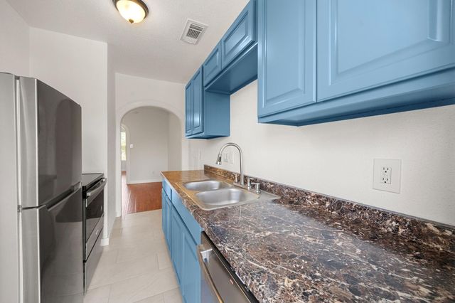 7 Latham Street, Houston, TX 77011