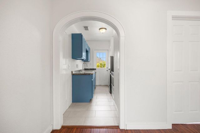 7 Latham Street, Houston, TX 77011