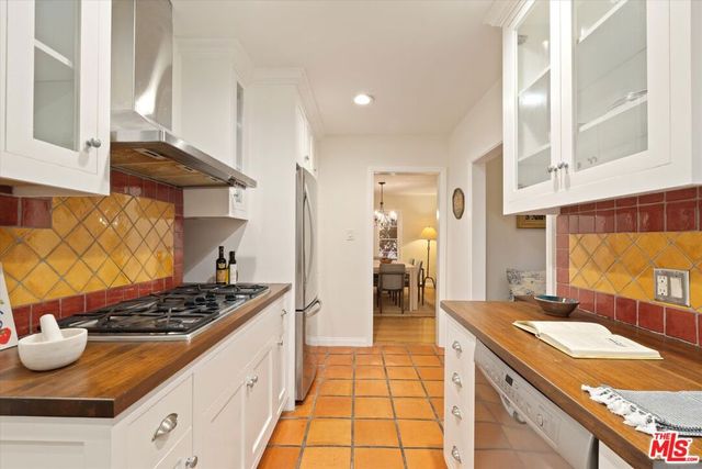 2214 Parnell Avenue, Los Angeles, CA 90064