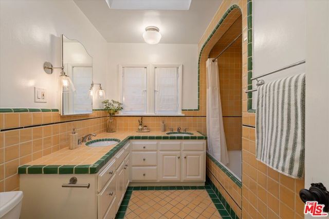 2214 Parnell Avenue, Los Angeles, CA 90064