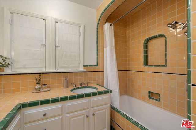 2214 Parnell Avenue, Los Angeles, CA 90064