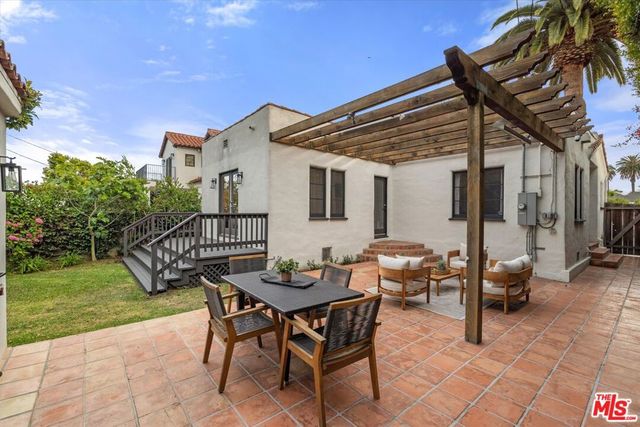 2214 Parnell Avenue, Los Angeles, CA 90064