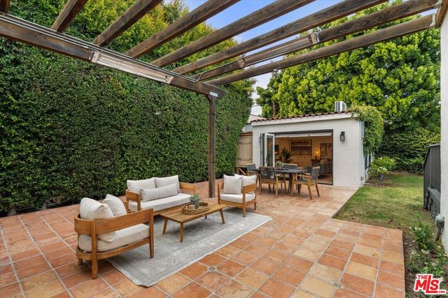 2214 Parnell Avenue, Los Angeles, CA 90064