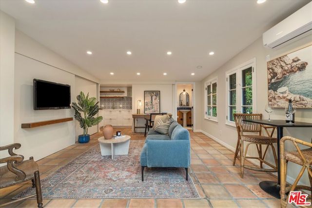 2214 Parnell Avenue, Los Angeles, CA 90064