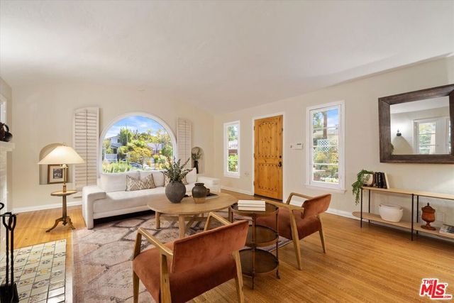 2214 Parnell Avenue, Los Angeles, CA 90064