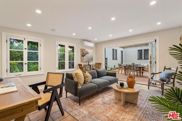 2214 Parnell Avenue, Los Angeles, CA 90064