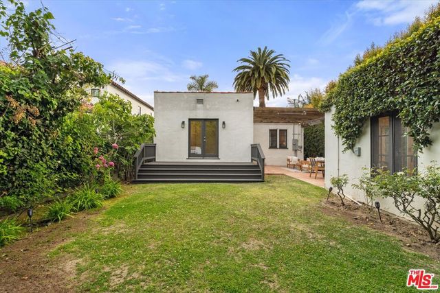 2214 Parnell Avenue, Los Angeles, CA 90064