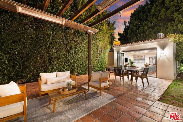 2214 Parnell Avenue, Los Angeles, CA 90064