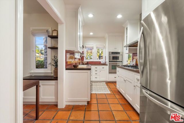 2214 Parnell Avenue, Los Angeles, CA 90064