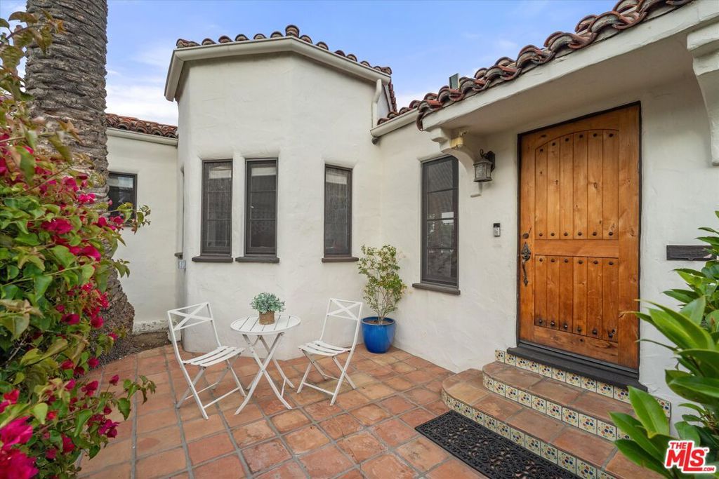 2214 Parnell Avenue, Los Angeles, CA 90064